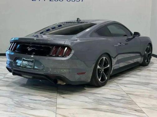 2022 Ford Mustang EcoBoost