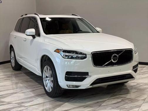 2016 Volvo XC90 T6 Momentum