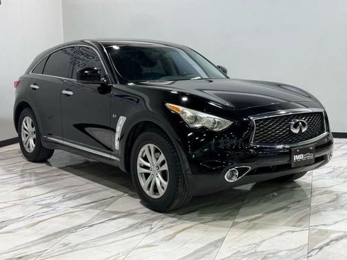 2017 INFINITI QX70 Base