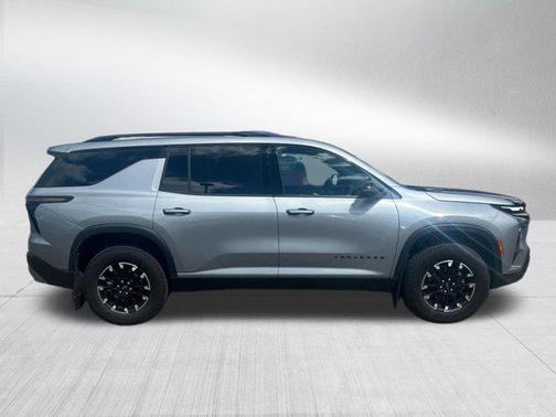 Sterling Gray Metallic 2024 Chevrolet Traverse AWD Z71