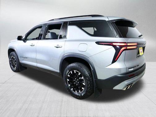 Sterling Gray Metallic 2024 Chevrolet Traverse AWD Z71