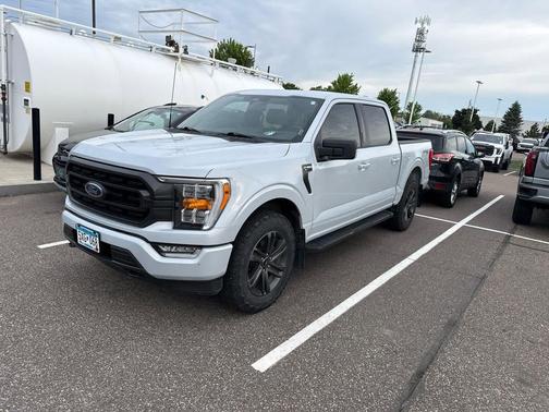 SPACE WHITE MET 2022 Ford F-150 XLT