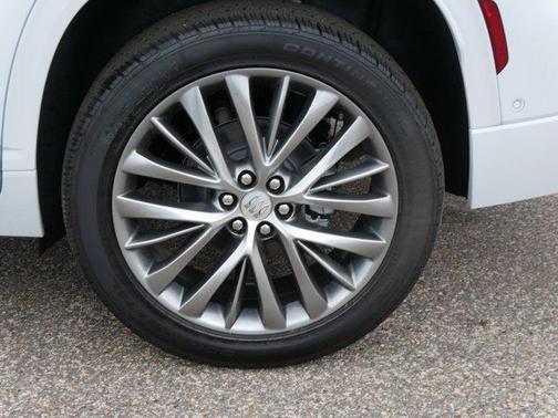 iridescent white tricoat 2026 Buick Enclave Avenir