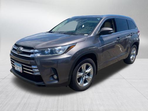 Predawn Gray Mica 2017 Toyota Highlander Limited