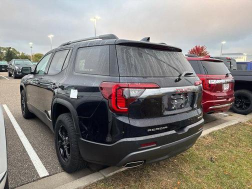 2022 GMC Acadia AWD AT4