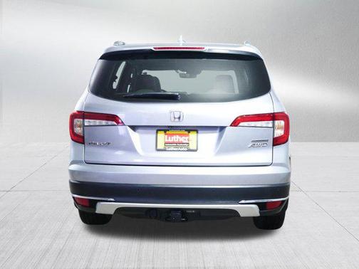 Lunar Silver Metallic 2022 Honda Pilot Touring 8-Passenger