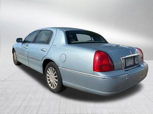 2005 Lincoln Town Car Signature