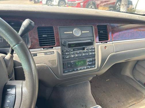 2005 Lincoln Town Car Signature