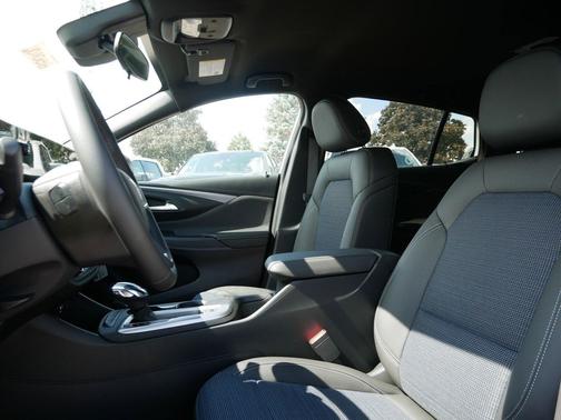 Summit White 2026 Buick Envista Preferred FWD