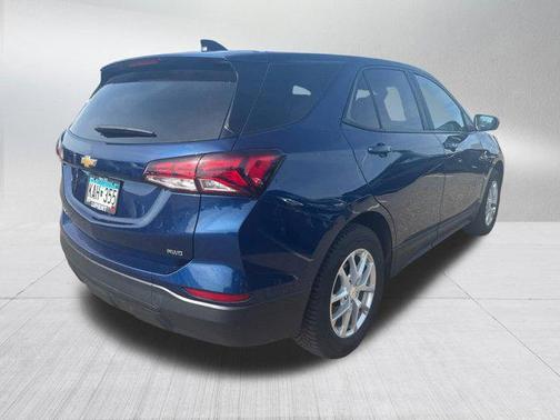 Blue Glow Metallic 2022 Chevrolet Equinox LS