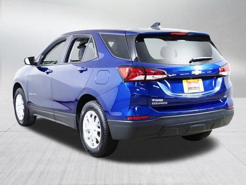 Blue Glow Metallic 2022 Chevrolet Equinox LS