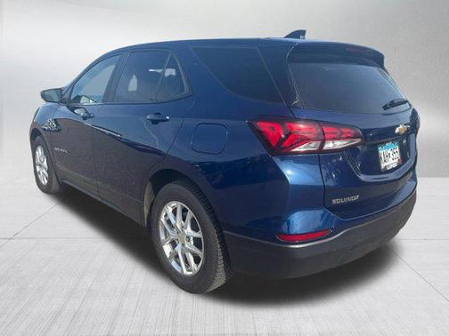 Blue Glow Metallic 2022 Chevrolet Equinox LS