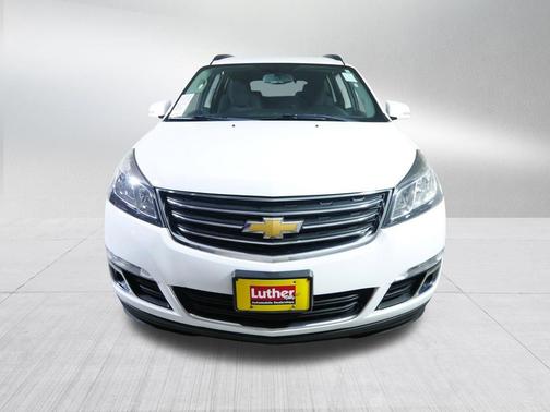 Summit White 2017 Chevrolet Traverse 1LT