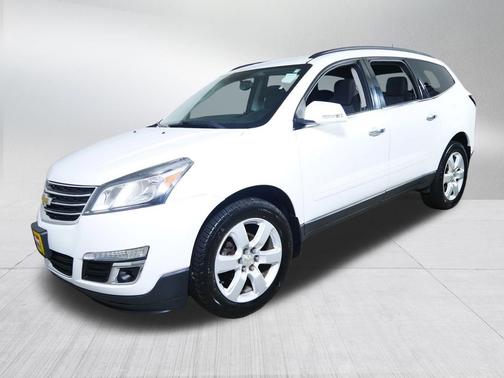 Summit White 2017 Chevrolet Traverse 1LT