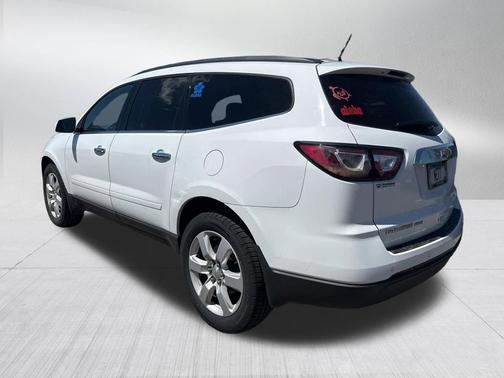 Summit White 2017 Chevrolet Traverse 1LT