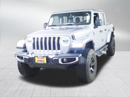 Billet Silver Metallic Clearcoat 2020 Jeep Gladiator Overland