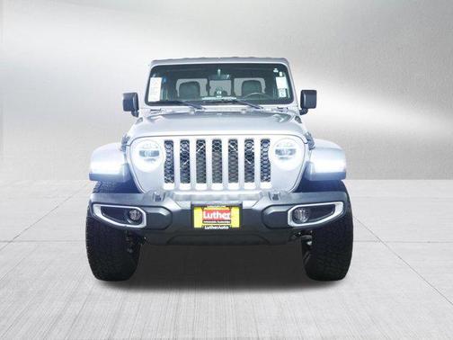 Billet Silver Metallic Clearcoat 2020 Jeep Gladiator Overland