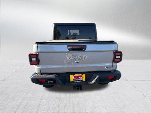 Billet Silver Metallic Clearcoat 2020 Jeep Gladiator Overland