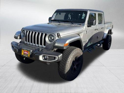 Billet Silver Metallic Clearcoat 2020 Jeep Gladiator Overland