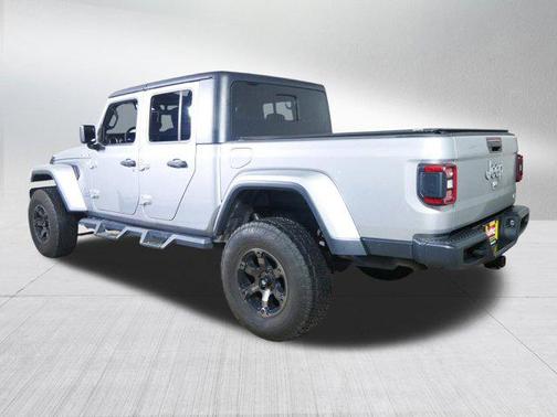 Billet Silver Metallic Clearcoat 2020 Jeep Gladiator Overland