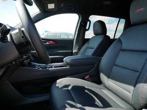Radiant Red Tintcoat 2026 Chevrolet Traverse AWD Z71