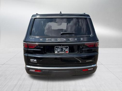 Diamond Black Crystal Pearlcoat 2022 Jeep Wagoneer Series III 4x4
