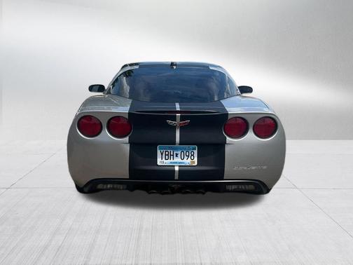 Machine Silver Metallic 2005 Chevrolet Corvette Base