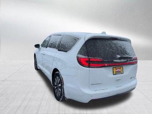 2022 Chrysler Pacifica Hybrid Touring L