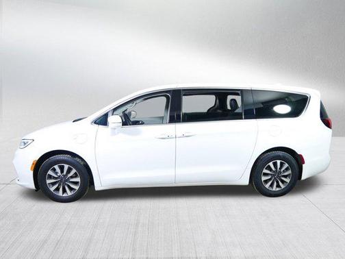 2022 Chrysler Pacifica Hybrid Touring L