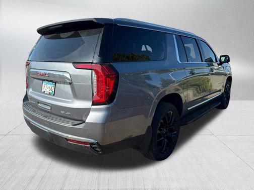 2022 GMC Yukon XL SLT