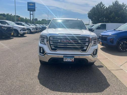 White Frost Tricoat 2019 GMC Sierra 1500 SLT