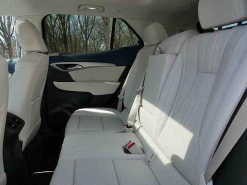 Iridescent White Tricoat 2026 Buick Envision Avenir AWD