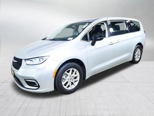 Silver Mist Clearcoat 2024 Chrysler Pacifica Touring L