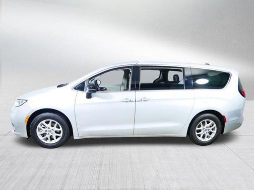 Silver Mist Clearcoat 2024 Chrysler Pacifica Touring L
