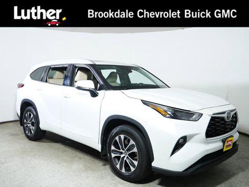 Wind Chill Pearl 2022 Toyota Highlander XLE