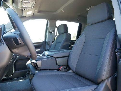 2025 Chevrolet Silverado 3500 LT