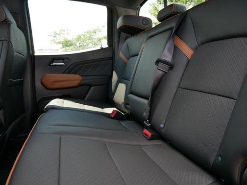2025 GMC Canyon Base