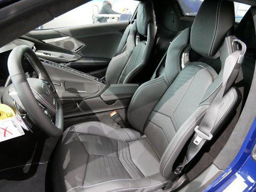 2025 Chevrolet Corvette Stingray w/3LT