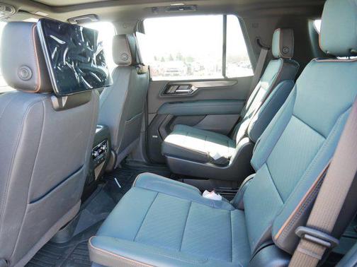 2025 GMC Yukon 4WD AT4