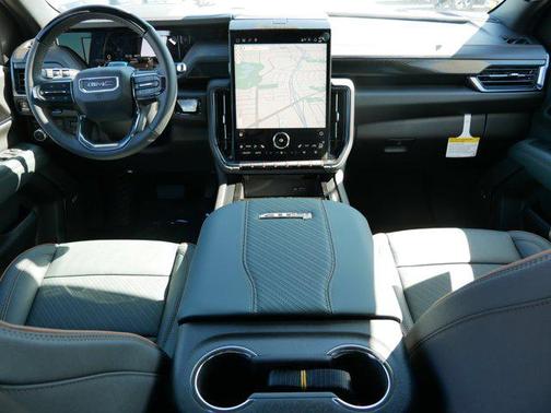 2025 GMC Yukon 4WD AT4