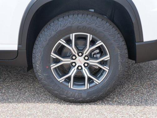 2026 GMC Acadia AWD AT4