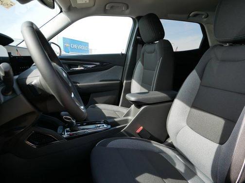 Mosaic Black Metallic 2026 Chevrolet Trailblazer LT