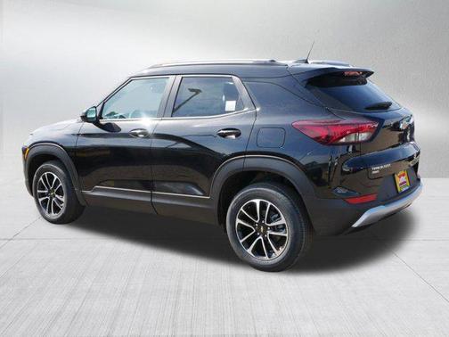 Mosaic Black Metallic 2026 Chevrolet Trailblazer LT