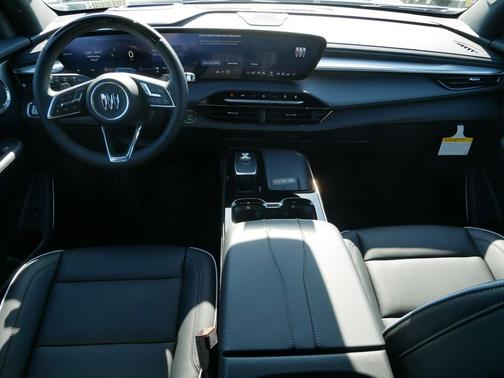 Iridescent White Tricoat 2026 Buick Enclave Avenir FWD