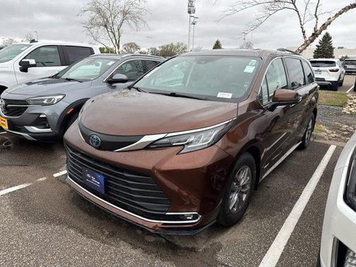 2021 Toyota Sienna XLE 7 Passenger