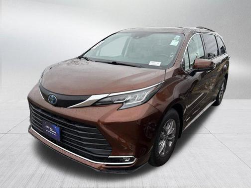 2021 Toyota Sienna XLE 7 Passenger