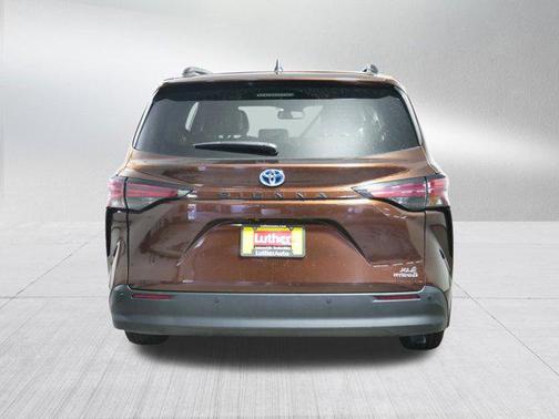 2021 Toyota Sienna XLE 7 Passenger