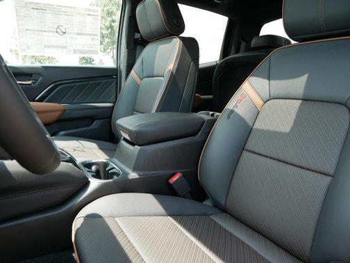 2025 GMC Canyon Base