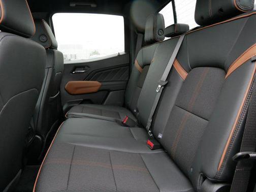 2025 GMC Canyon Base