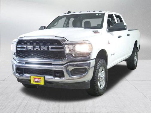 2022 RAM 2500 Tradesman Crew Cab 4x4 6'4' Box